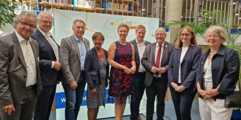 Das Foto zeigt v.l.n.r.: Georg Mertens, Ralf Holtkötter, Wilhelm Grafen, Brigitte Capune-Kitka, Ina Brandes, Markus Ramers, Frank Peter Ullrich, Jennifer Gramm,Sybille Haußmann